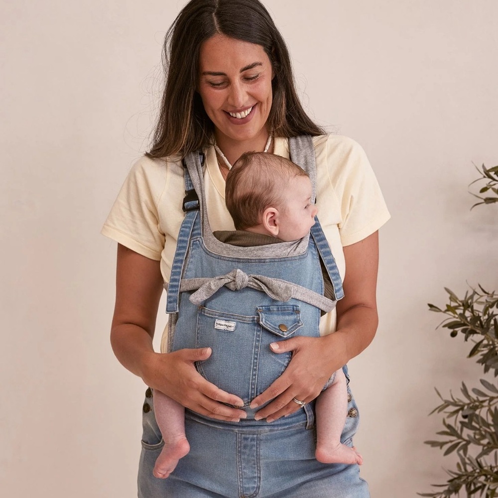 Mumsie Babywearing overalls in light blue.